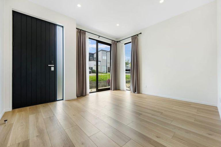 Photo of property in 36 Clara Road, Silverdale, 0932