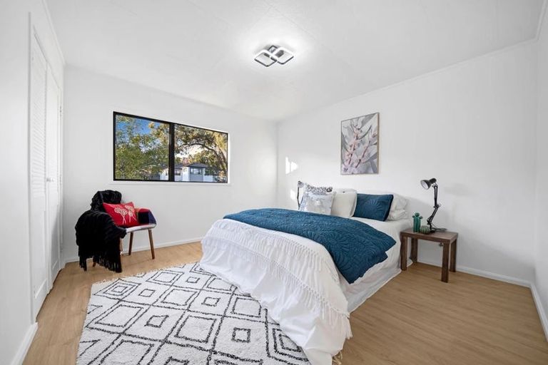 Photo of property in 87 West Harbour Drive, West Harbour, Auckland, 0618