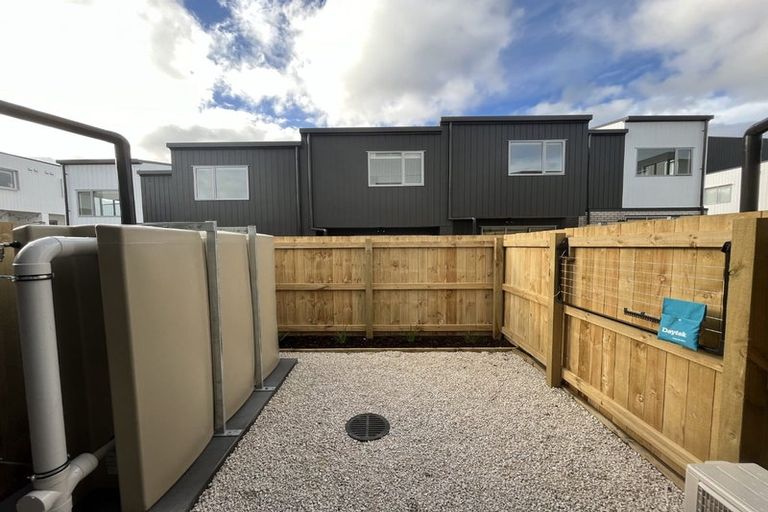 Photo of property in 16 Ngae Place, Mangere East, Auckland, 2024