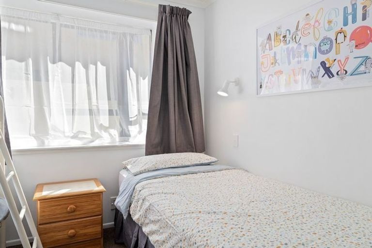 Photo of property in 22 Maunganui Road, Mount Maunganui, 3116