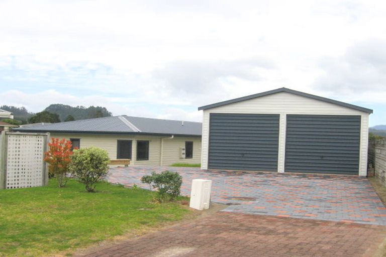 Photo of property in 16 Braddock Grove, Pauanui, Hikuai, 3579