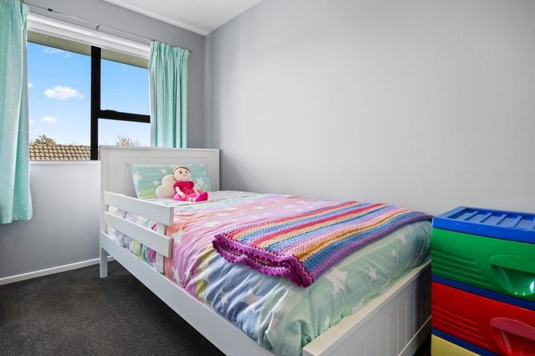 Photo of property in 72 Dunedin Street, Redwood, Christchurch, 8051