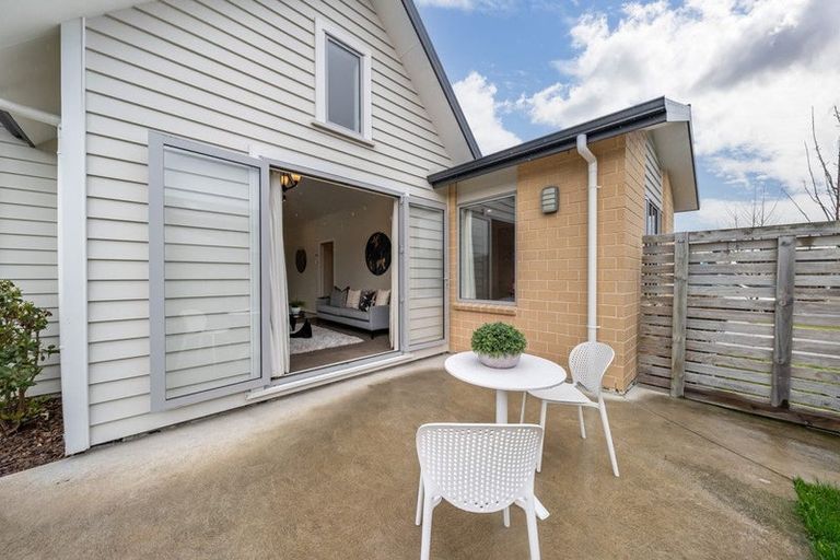 Photo of property in 1 Yeats Grove, Trentham, Upper Hutt, 5018