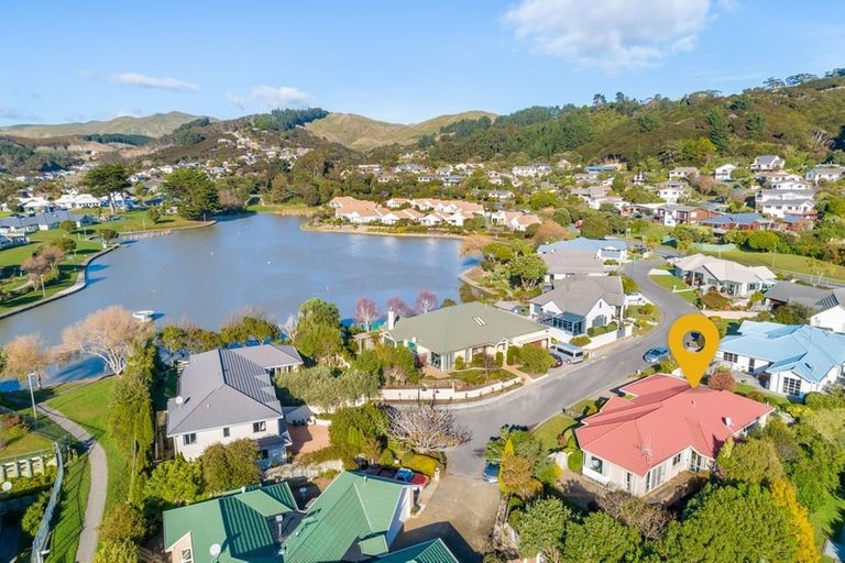 Photo of property in 7 Mariners Way, Whitby, Porirua, 5024