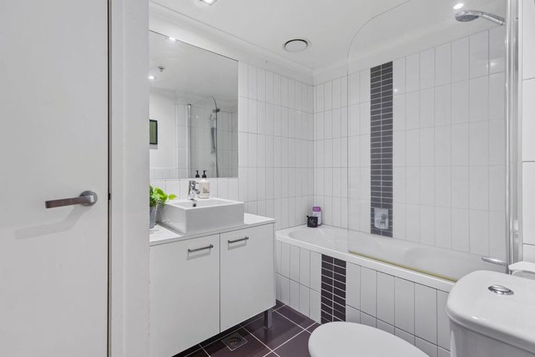 Photo of property in Mooring Apartments, 304/277 Maunganui Road, Mount Maunganui, 3116