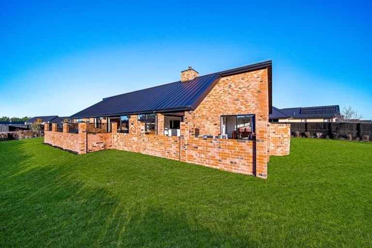 Photo of property in 44 Silver Peaks Drive, West Melton, 7618