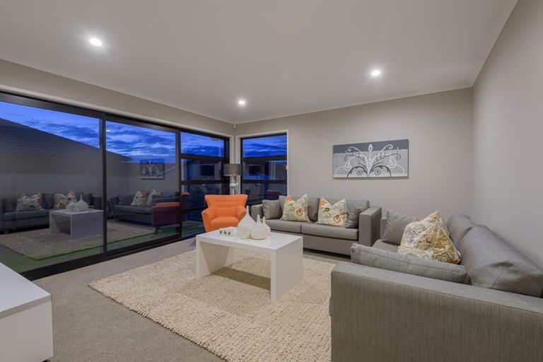 Photo of property in 22 Korako Drive, Kumeu, 0810