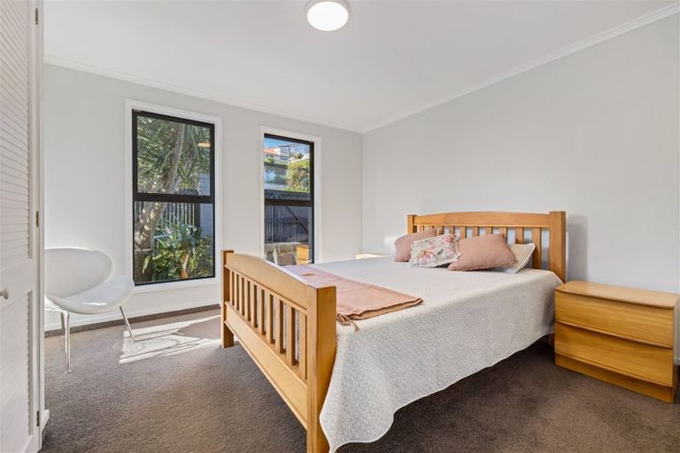 Photo of property in 92 Cannon Hill Crescent, Mount Pleasant, Christchurch, 8081