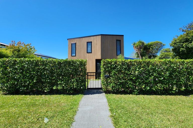 Photo of property in 7 Renata Crescent, Te Atatu Peninsula, Auckland, 0610