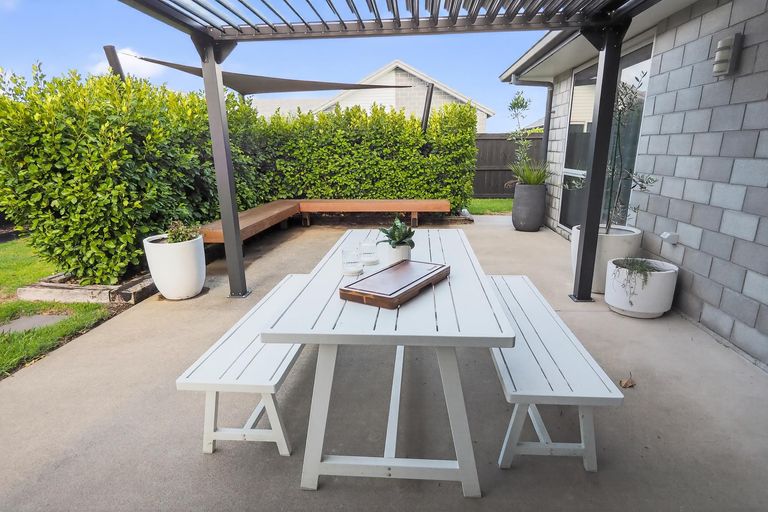 Photo of property in 12 Te Kio Crescent, Papamoa Beach, Papamoa, 3118