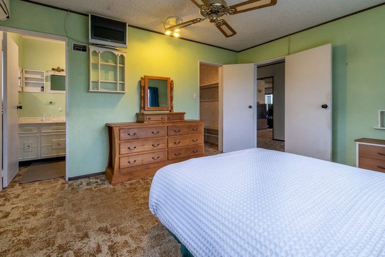 Photo of property in 1 Sheridan Crescent, Leamington, Cambridge, 3432