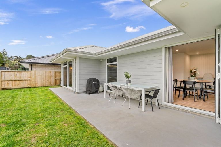 Photo of property in 23a Crepe Myrtle Street, Glenbervie, 0173