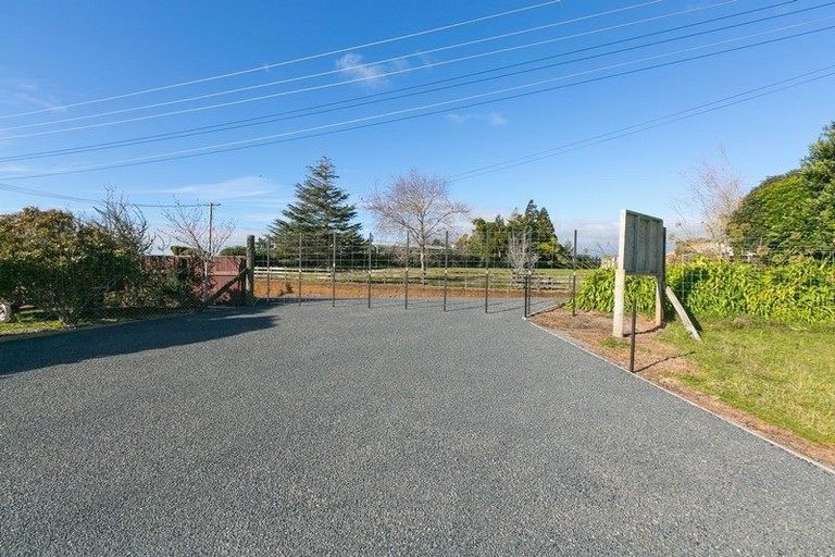 Photo of property in 568 Mangorei Road, Mangorei, New Plymouth, 4371