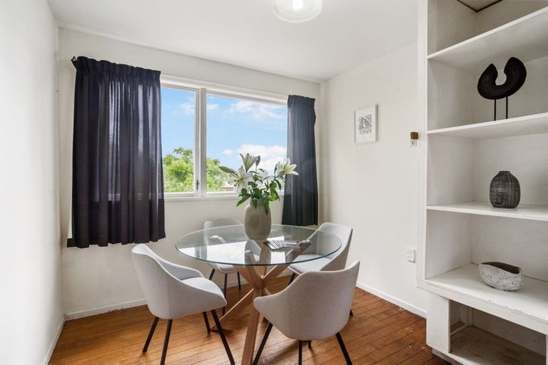 Photo of property in 5 Lendic Avenue, Henderson, Auckland, 0612