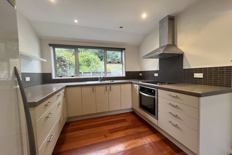 Photo of property in 6 Warwick Street, Wilton, Wellington, 6012