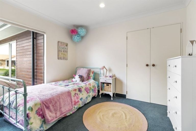 Photo of property in 13 Owen Place, Omokoroa, 3114