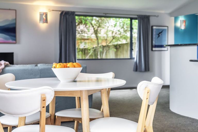 Photo of property in 9 Ginders Drive, Massey, Auckland, 0614