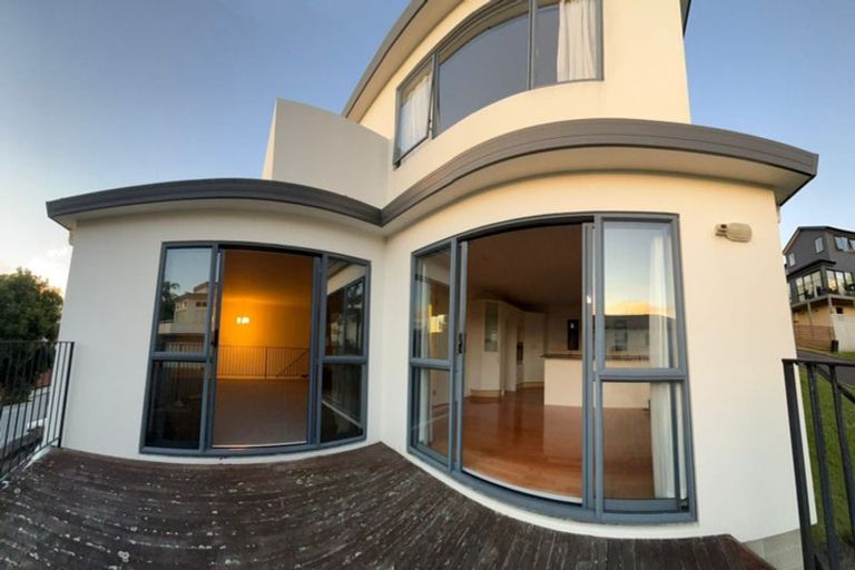 Photo of property in 27 Mariners View Road, Beach Haven, Auckland, 0626