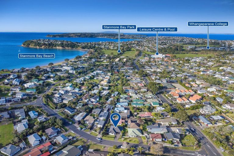 Photo of property in 1/2 Langton Road, Stanmore Bay, Whangaparaoa, 0932