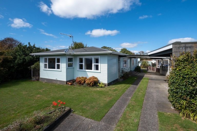 Photo of property in 38 Tawhiti Road, Hawera, 4610