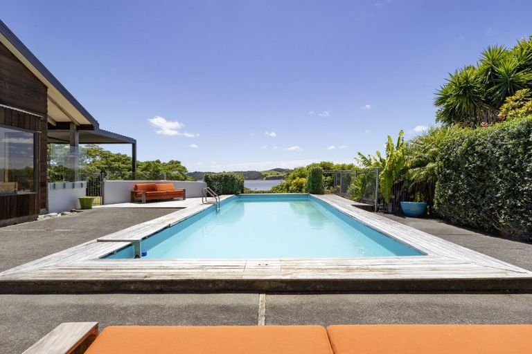 Photo of property in 193 Shegadeen Road, Wharehine, Wellsford, 0973