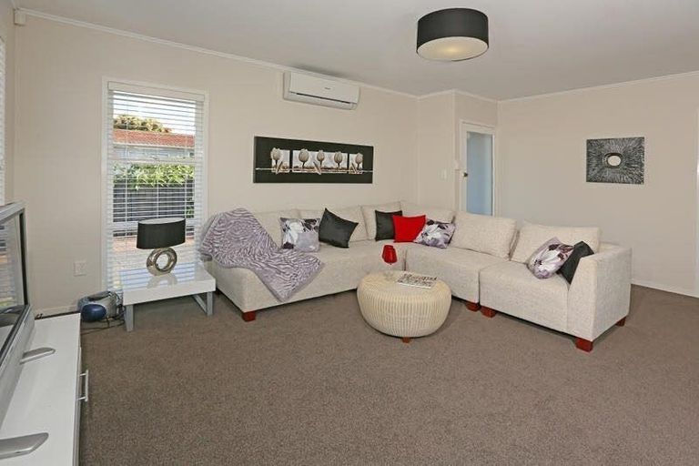 Photo of property in 63 Pinedale Place, Henderson, Auckland, 0610