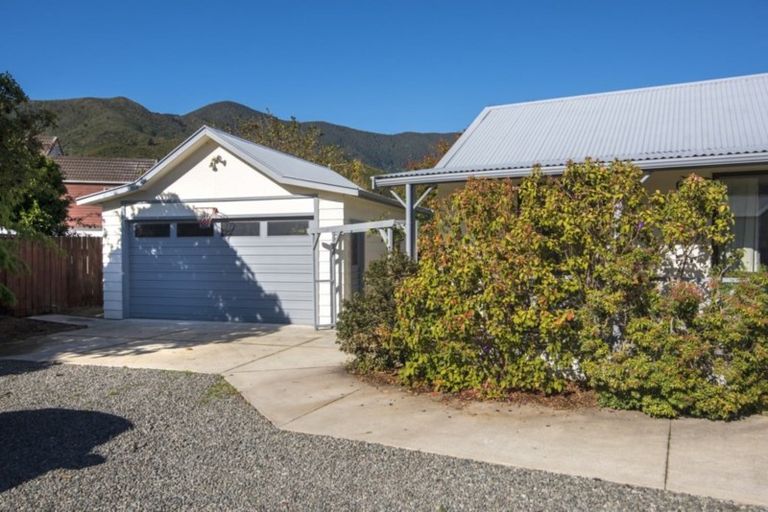 Photo of property in 4a Huia Street, Waikawa, Picton, 7220