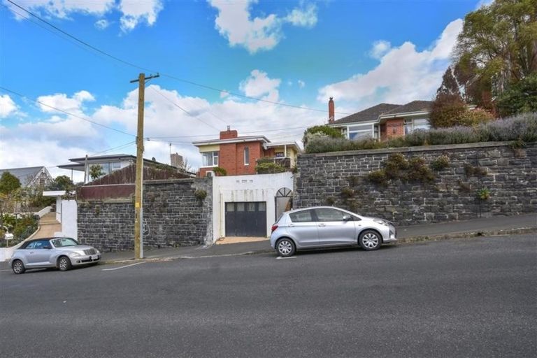 Photo of property in 43 Melville Street, Dunedin Central, Dunedin, 9016