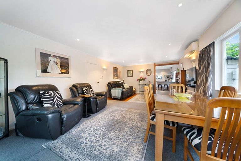 Photo of property in 2 Riserra Drive, Ranui, Auckland, 0612