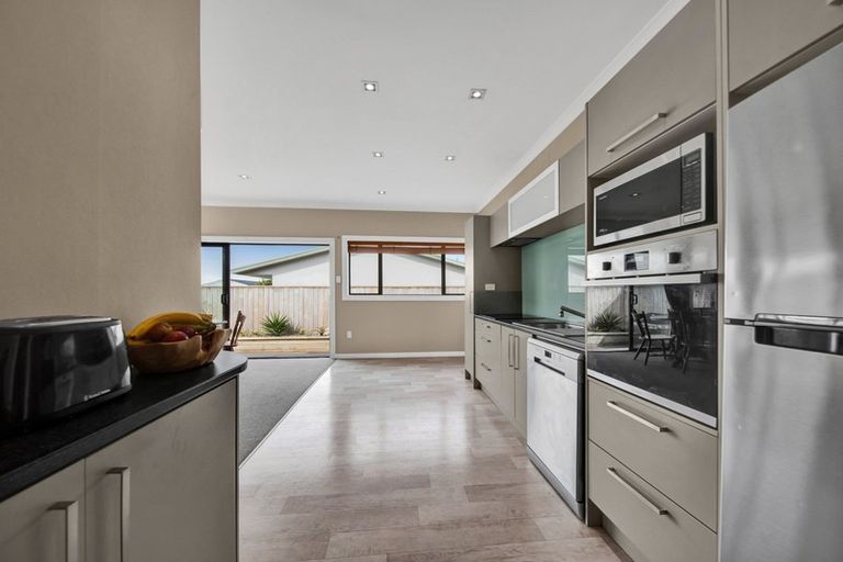 Photo of property in 33 Sanders Avenue, Westown, New Plymouth, 4310