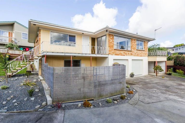 Photo of property in 36 Cron Avenue, Te Atatu South, Auckland, 0610