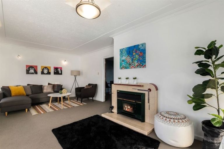 Photo of property in 10 Wilton Crescent, Bishopdale, Christchurch, 8053