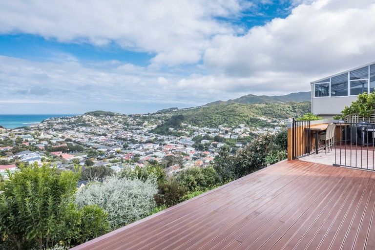 Photo of property in 11 Bay Lair Grove, Island Bay, Wellington, 6023