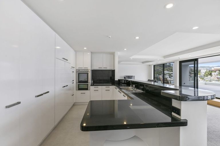 Photo of property in 6/308 Oriental Parade, Oriental Bay, Wellington, 6011