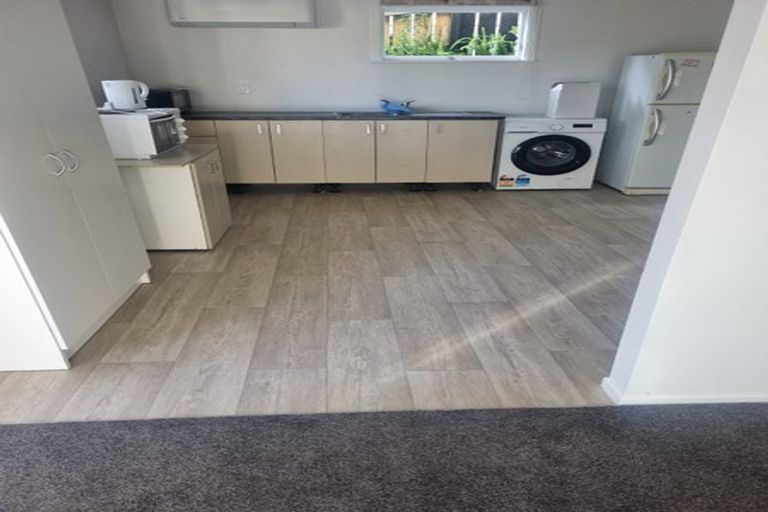 Photo of property in 102 Saddleback Rise, Murrays Bay, Auckland, 0630