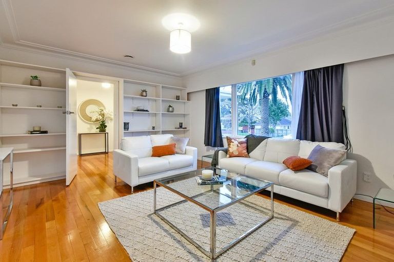 Photo of property in 8 Lloyd Avenue, Papatoetoe, Auckland, 2025