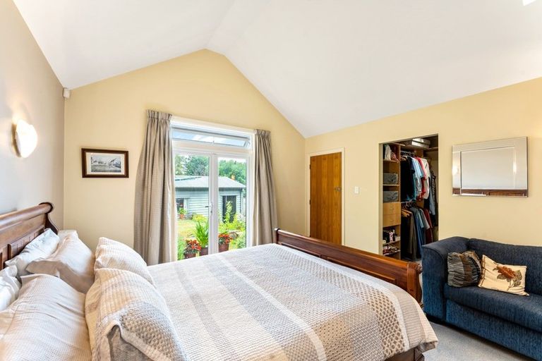 Photo of property in 72 Heretaunga Square, Silverstream, Upper Hutt, 5019