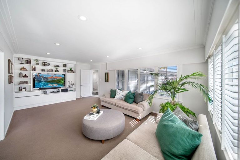 Photo of property in 11 The Anchorage, Sunnyhills, Auckland, 2010