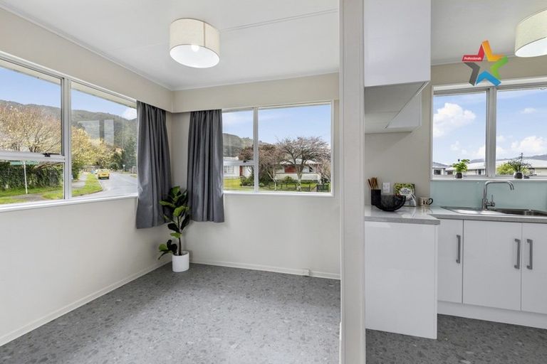 Photo of property in 15b Pencarrow Crescent, Wainuiomata, Lower Hutt, 5014