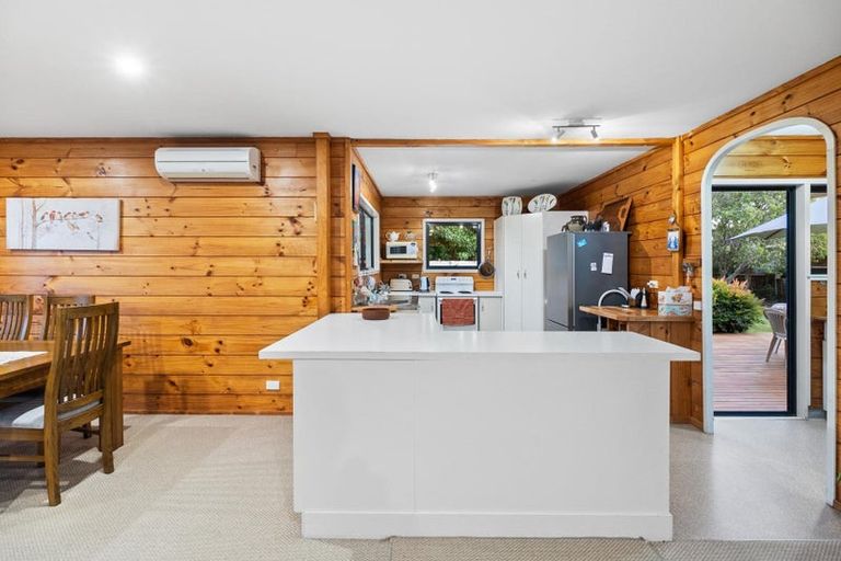 Photo of property in 6 Vintners Close, Huapai, Kumeu, 0810