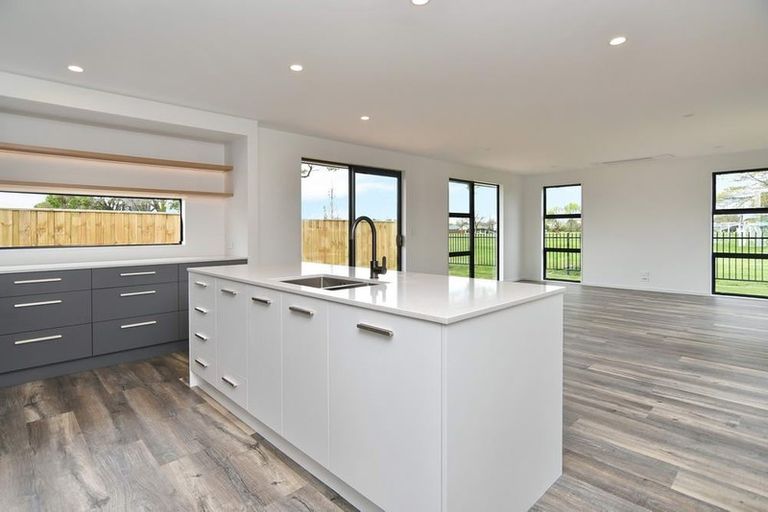 Photo of property in 21 Malaga Crescent, Harewood, Christchurch, 8051