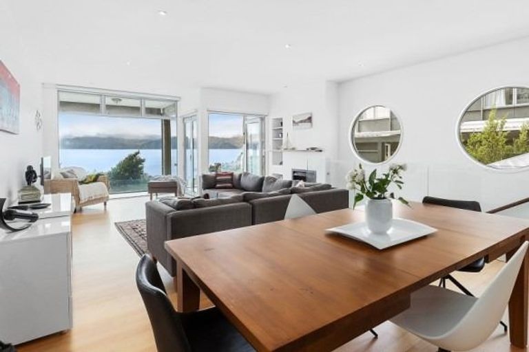 Photo of property in 117 Marine Parade, Seatoun, Wellington, 6022