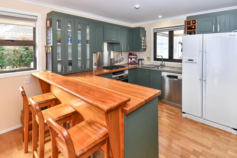 Photo of property in 83 St Annes Crescent, Wattle Downs, Auckland, 2103