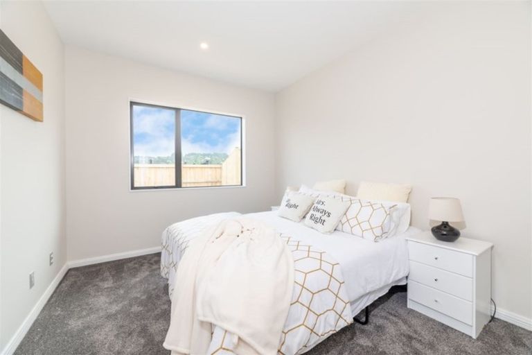 Photo of property in 11 Reserva Crescent, Kumeu, 0810