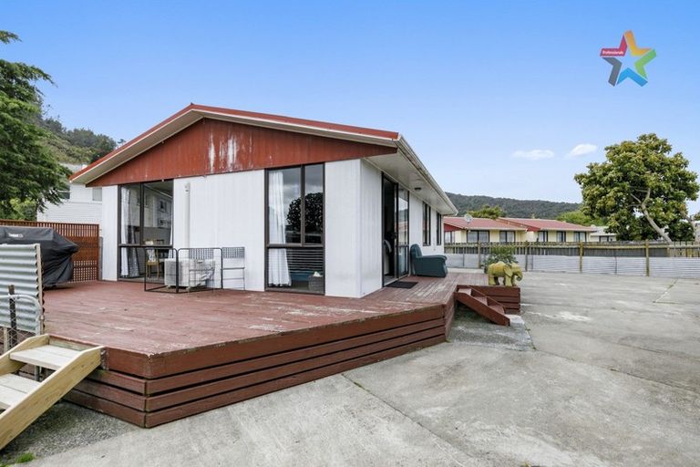 Photo of property in 2/19 Eldon Grove, Taita, Lower Hutt, 5019