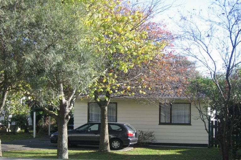 Photo of property in 3 Aorangi Road, Paraparaumu, 5032