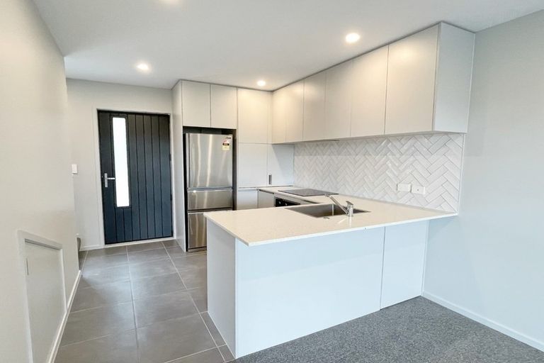 Photo of property in 49b Hatherlow Street, Glenfield, Auckland, 0629