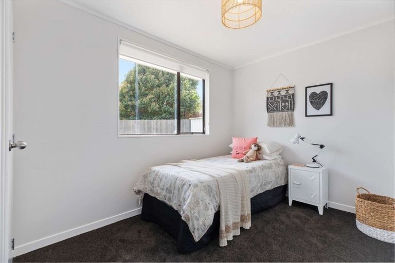 Photo of property in 2/26 Landscape Road, Papatoetoe, Auckland, 2025