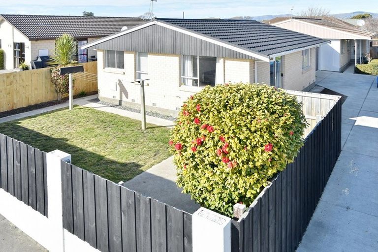 Photo of property in 17a Queenspark Drive, Parklands, Christchurch, 8083