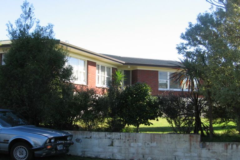 Photo of property in 8 Halberg Street, Papakura, 2110